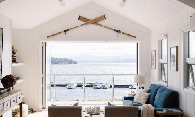 Alonnah Bed & Breakfast | Bruny Boathouse