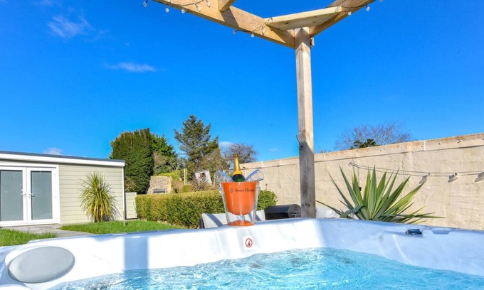 Llanbedrog House | Bryn Tirion in the beautiful Pwllheli
