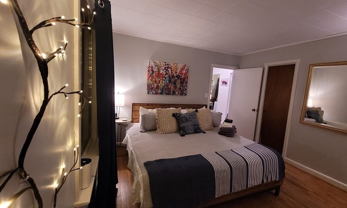Bryson City House | Bryson City Bungalow, Stay & Walk Downtown! NEW HOT TUB!