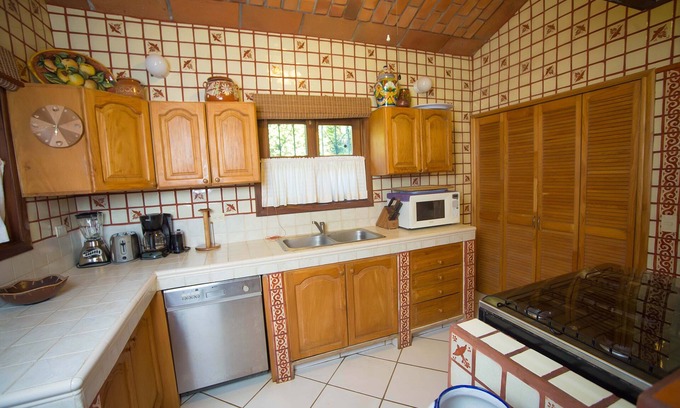 Bucerias Villa | Bucerias Beachfront Charm - Two storey luxury beachhouse with rooftop deck!