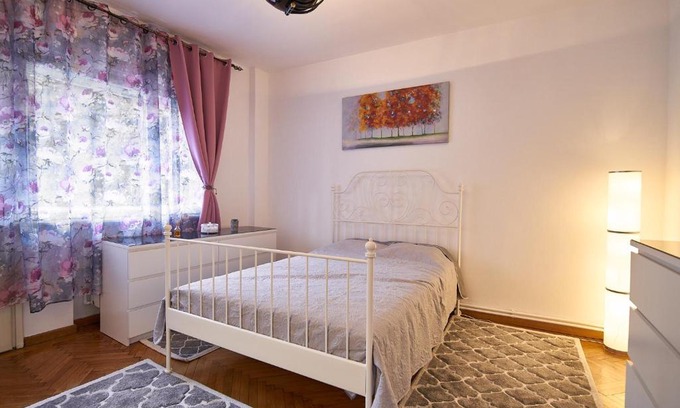 Bucharest City-Centre Apartment | Bucharest City Center (Cismigiu Park) Apartment