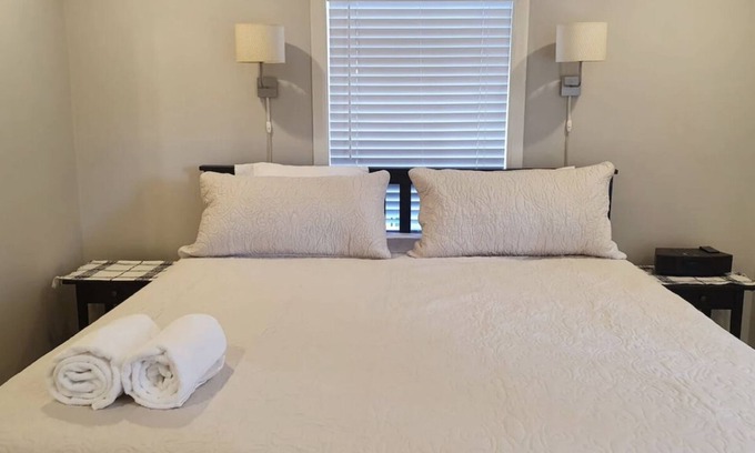 Atlanta House | Buckhead Cozy Home with Everything by Everything.