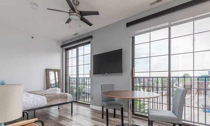 Soulard Apartment | Bud Brewery + Eats | Pool & Gym | Zencity