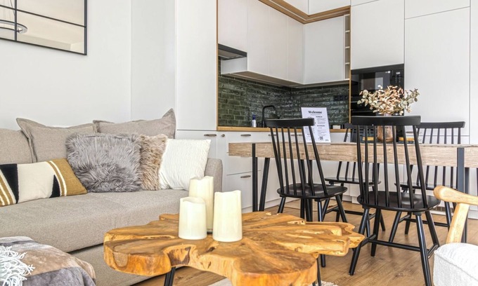 Vizivaros Apartment | Buda Side Charming 2-bedroom apartment with WiFi, AC in lovely Budapest