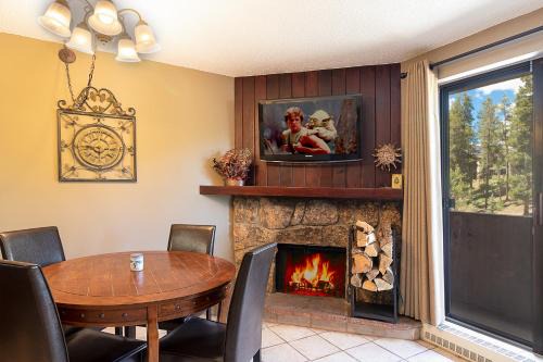 Peak 9 Apartment | Budget Condo at Beaver Run Resort - All Amenities - Ski In Ski Out