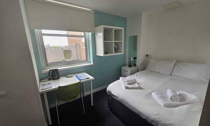 Coventry City Centre Apartment | Budget En-Suite Room in Coventry City Centre