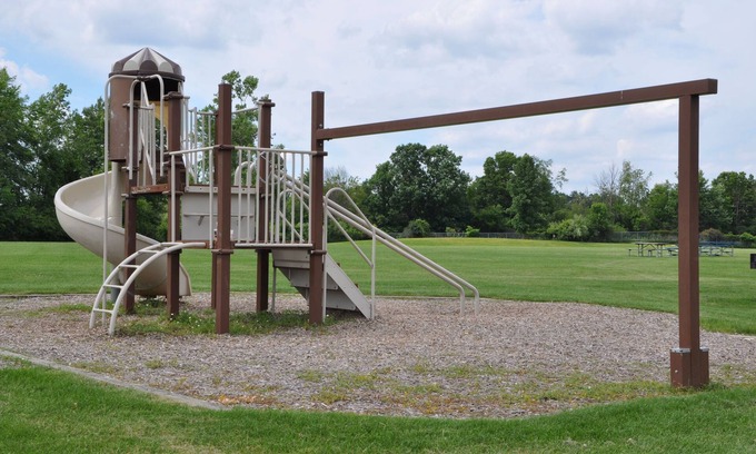 Ontario Hotel | Budget-friendly Accommodation! Indoor Pool, Pets Allowed, Free Breakfast