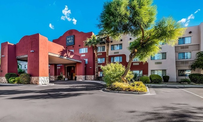 Palm Valley Hotel | Budget-Friendly Units Near Attractions! Free Breakfast, Wifi, Parking, and Pool