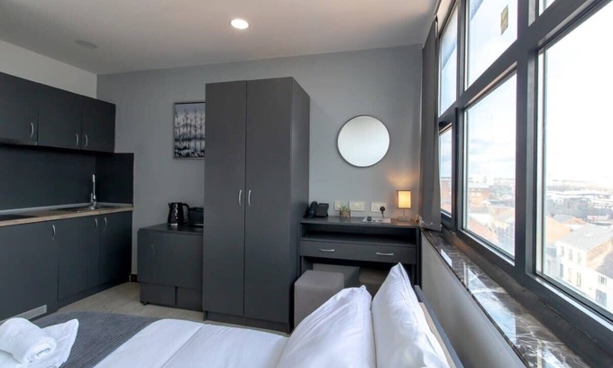Sunderland City Centre Apartment | Budget Sunderland Studio with Lovely Views