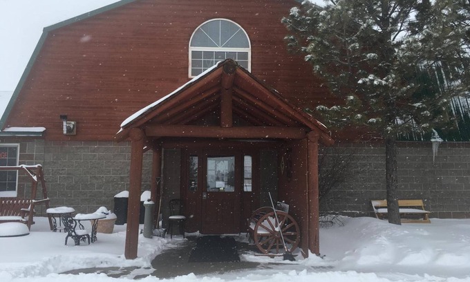 Chugwater Hotel | Buffalo Lodge and Grill