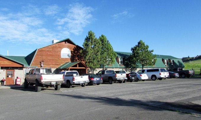 Chugwater Hotel | Buffalo Lodge