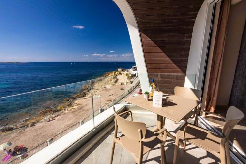 Qawra Apartment | Bugibba - Central Luxury Seafront, only for family