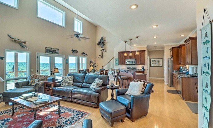 Bull Shoals House | Bull Shoals Retreat with Panoramic River Views – A Peaceful Escape Awaits!