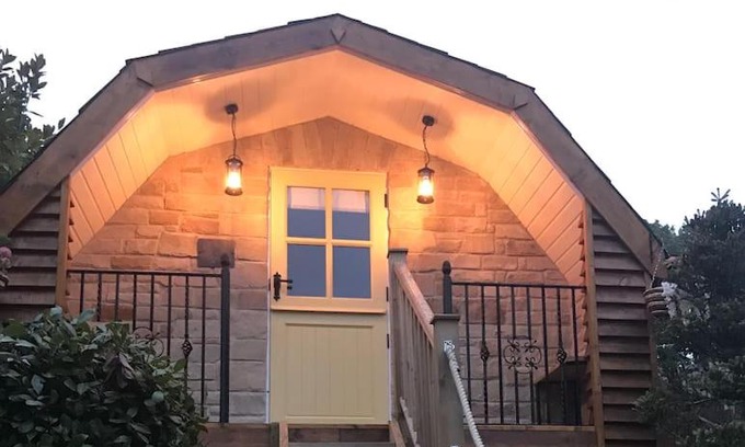 Plymstock Apartment | Bumble Bee Cottage