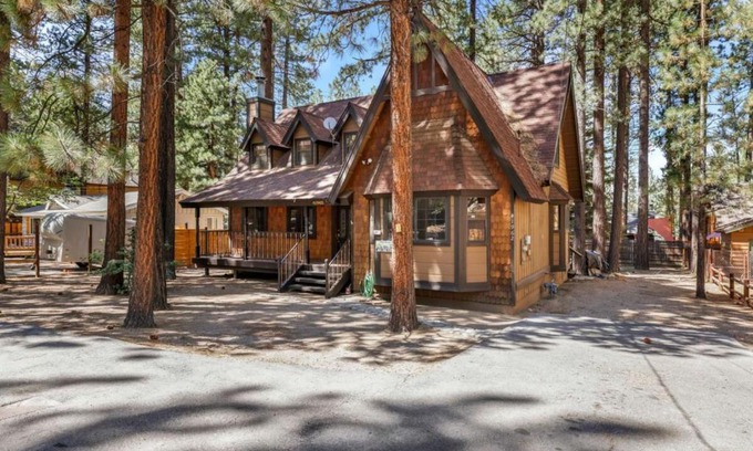 Summit Estates House | Bummit at the Summit #2017 by Big Bear Vacations