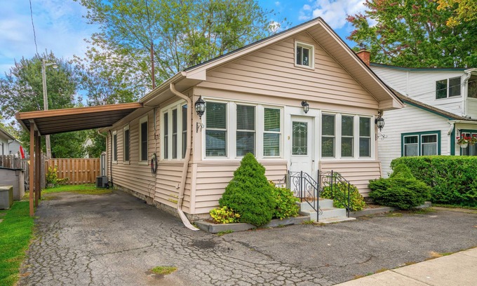 Crystal Beach House | Bungalow by the Beach