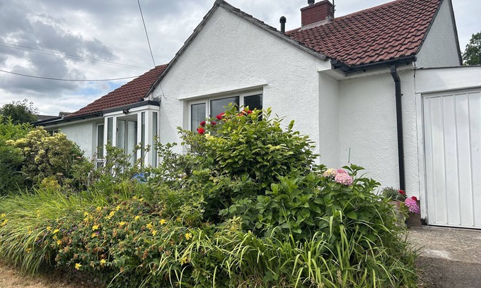 Risca East House | Bungalow in Welsh Mountainside Ideal for Cycling, Walking and Events in Cardiff