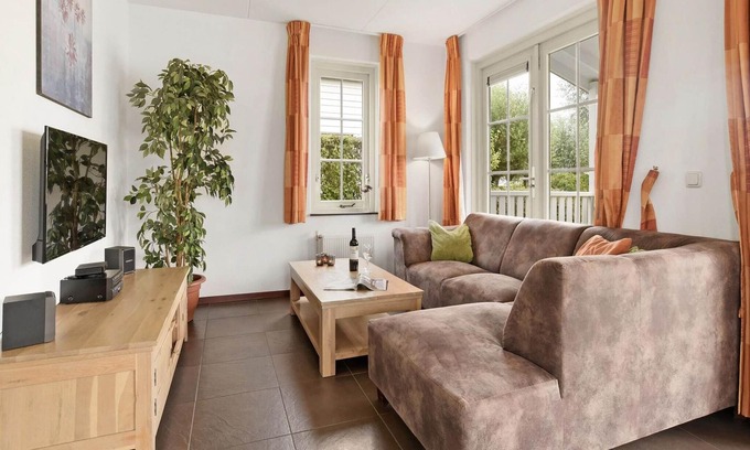 Municipality of Nissewaard House | Bungalow in Zuytland Buiten by the Water