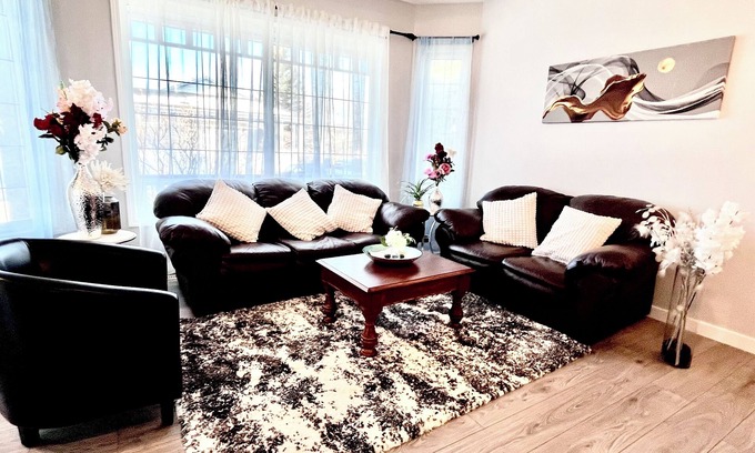 Southwest Calgary House | Bungalow | Upper Level | CT Train | Spruce Meadow