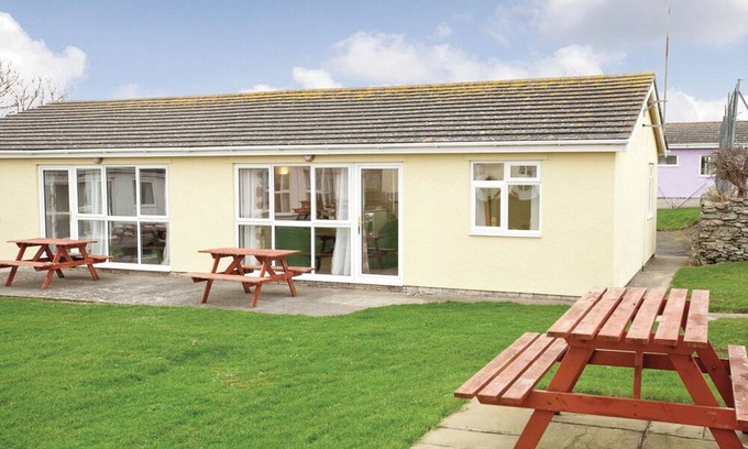 Trearddur Bay Cottage | Bungalow with one double and one twin.