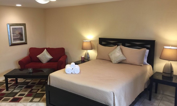 Burbank Apartment | Burbank Hills Studio With Private Entrance in a Gorgeous Area