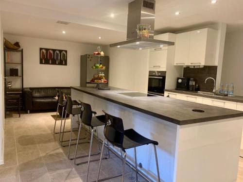Region Hannover District Apartment | Burgwedel City, business and family, 6 people