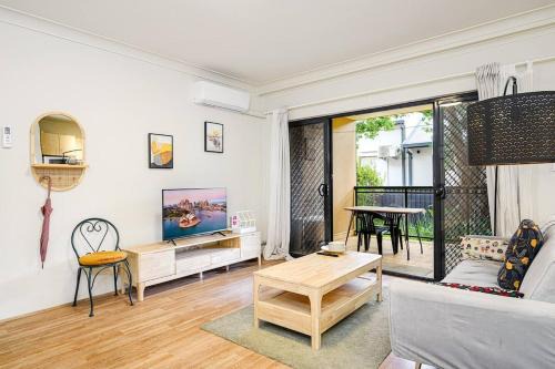 Burwood Apartment | Burwood 2Br Apt Near Chiantown Shopping Center