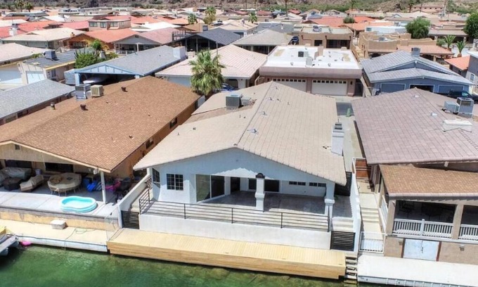 Cienega Springs House | Bush Master Suite, Moovalya Keys canal