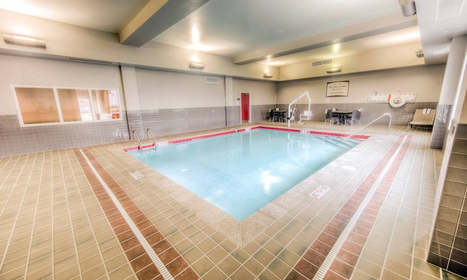 Columbus Apartment | Business Center + Indoor Pool + Fitness Center | Only 1 Mile to OSU!