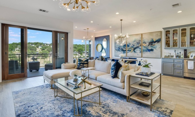 Lakeway Condo | Buy 3 Get 1 Night Free I Above Lakeway Lookout I Pool Access