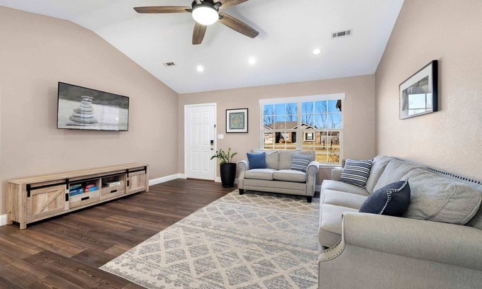 Bentonville House | Bville Bliss-6 Mi to Downtown-MTB Friendly-Sleeps6