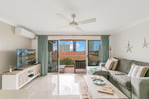 Coolangatta Apartment | By The C