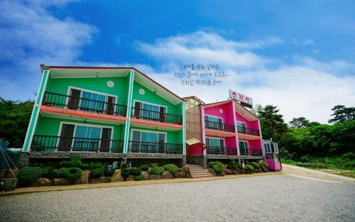 Byeonsan House | Byeonsanbando Soriseom Pension