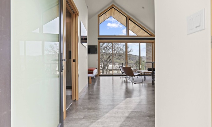 Mosier Cabin | C A M P R A N D O N N E E CABIN 2