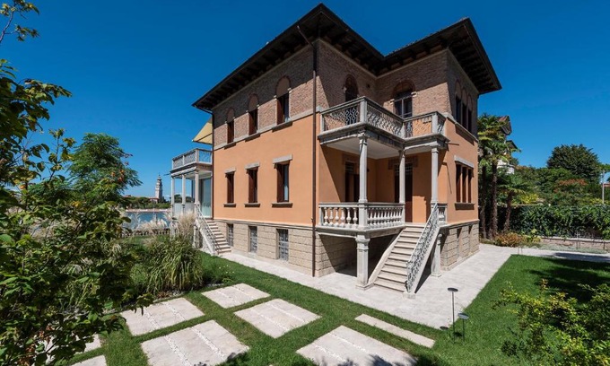 Santa Maria in Stelle Villa | Ca' delle Contesse - Villa on lagoon with private dock and spectacular view