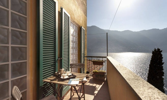 Moltrasio Apartment | Ca' Sbrisiga, Romantic 1 Br Apartment With a Balcony By Halldis