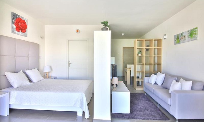 Rigaud Hotel | Cozy Apartment Between Ottawa and Montreal