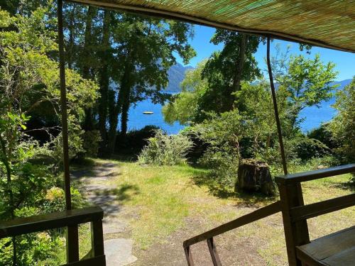 Caburgua House | Cabaña Grande - Acceso directo a playa lago Caburgua y cancha de tenis - direct access Beach in Caburgua Lake and tenis court - Huincalafquen