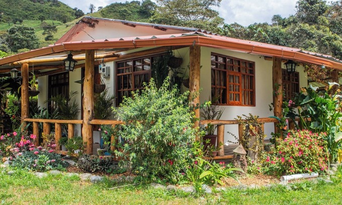 Banos de Agua Santa Cabin | "Cabaña Pradera Real - Nature, Mountains and Relaxation near Baños"