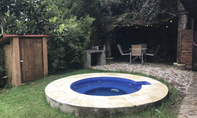 Valle de Bravo Cabin | Cabana with Jacuzzi next to the Montealto Ecological Reserve