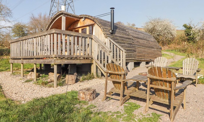 Bedwas Trethomas & Machen Cottage | CABANAU BACH, pet friendly, character holiday cottage in Bedwas