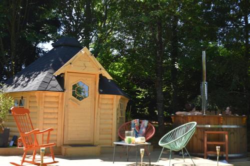 Vernoux-en-Gatine House | Cabane dans un jardin arboré