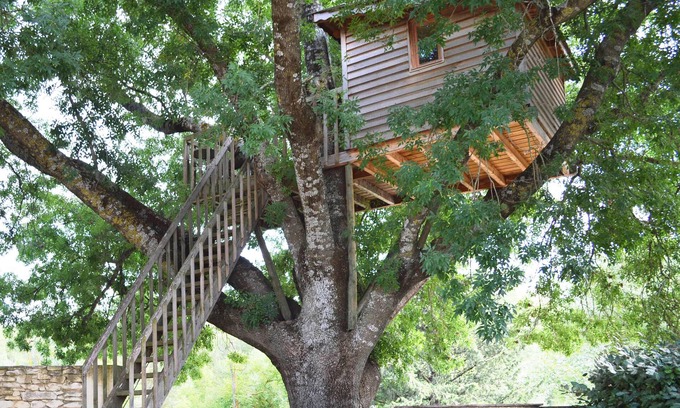 Oppede Cabin | Cabane perchée with Jacuzzi, in the heart of the Luberon