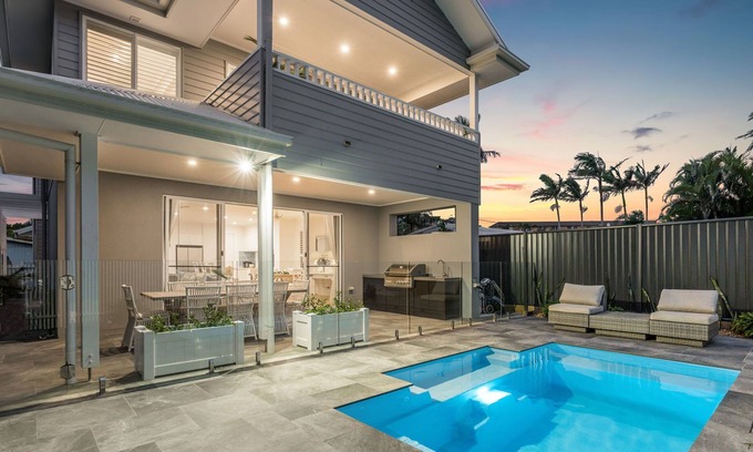 Bogangar House | Cabarita Beach House. Resort style living on the reserve. Steps from the beach.