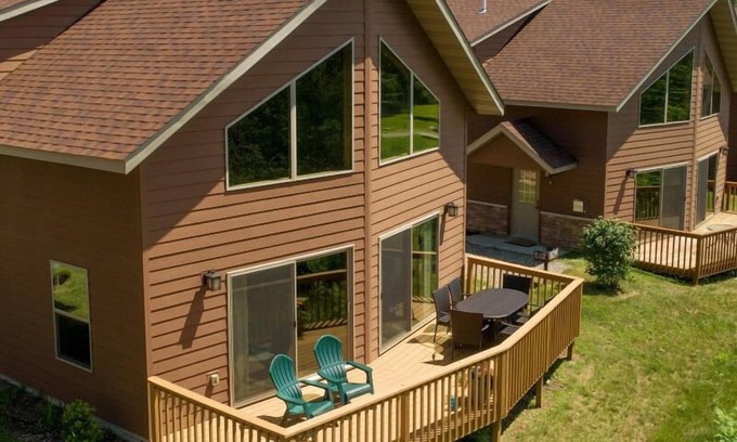 Walker Cabin | Cabin 101 - Pet Friendly/Closed Loft/Modern, Clean, and Comfortable