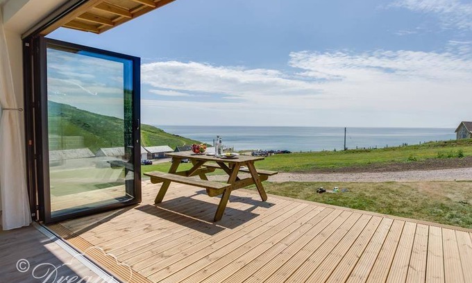Eype Cottage | Cabin ∙ 3 bedrooms ∙ 6 guests
