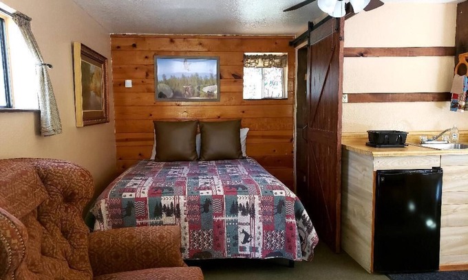 Payson Cabin | CABIN #3 - EAGLE'S NEST (FIREPLACE)