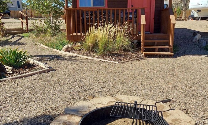 Escalante Cabin | Cabin 3 - The-Hole-in-the-Rock - Dry Camping Cabin