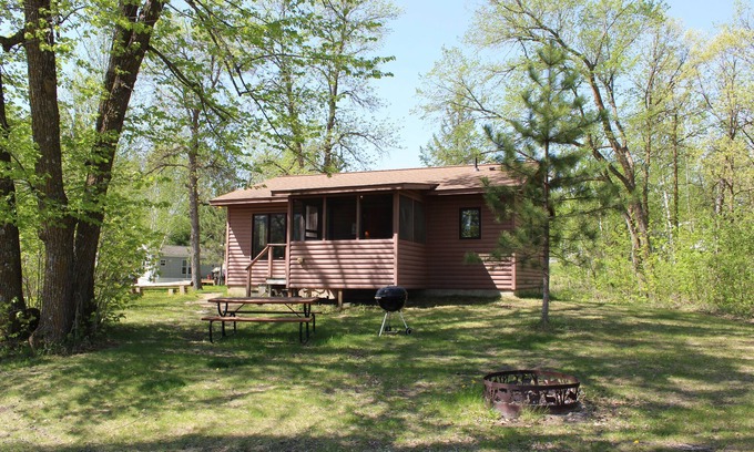 Park Rapids Cabin | Cabin #8 Cozy Lakefront Cabin