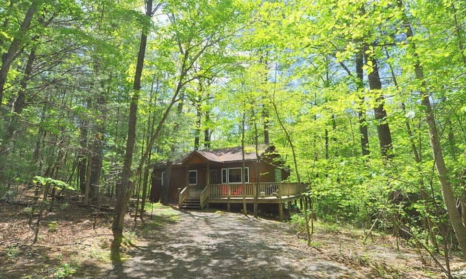 Berkeley Springs House | Cabin at Sleepy Creek - creek, wifi, pets, fire pit, deck, grill, fishing